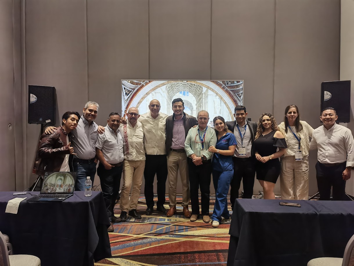 Foto grupal con médicos en un congreso